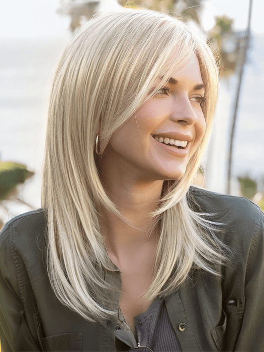 Fashionable Layered Wigs Medium Length Straight Synthetic Wigs