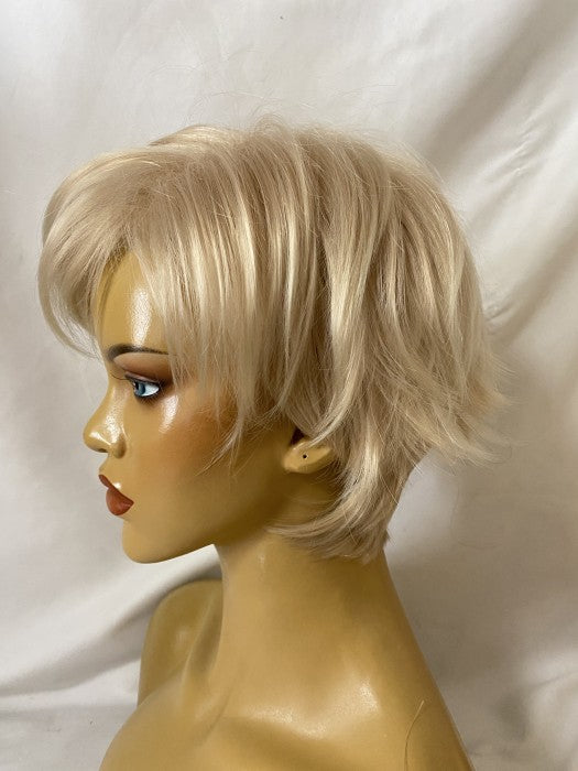 Short Layered Blonde Synthetic Wigs