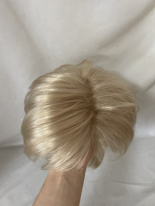 Short Layered Blonde Synthetic Wigs